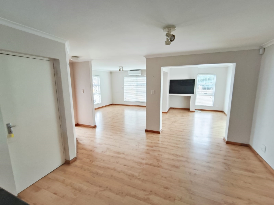 To Let 3 Bedroom Property for Rent in Eikenbosch Western Cape